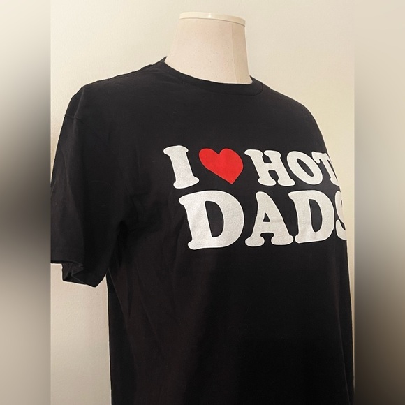 Delta Pro Weight | I Love Hot Dads Women’s Black Tee T-Shirt | Size M - Picture 3 of 7